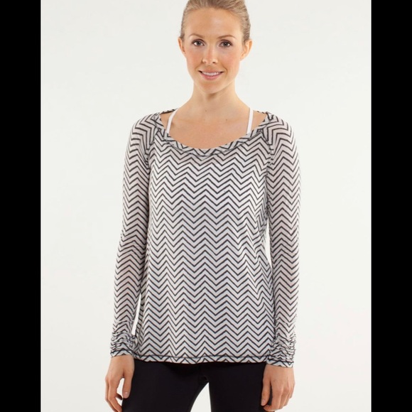 lululemon athletica Tops - Lululemon Presence Of Mind Long SleeveTextured Chevron Burnout Black 6/8